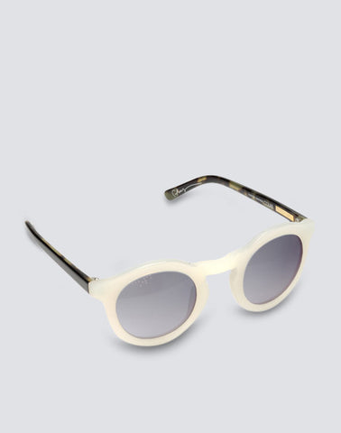 Chaz (White)